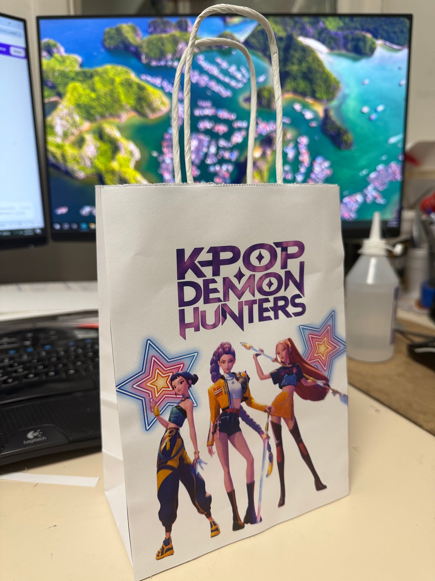 Gift Bag: K-Pop Huntrix White Gift Bags/Bolsitas