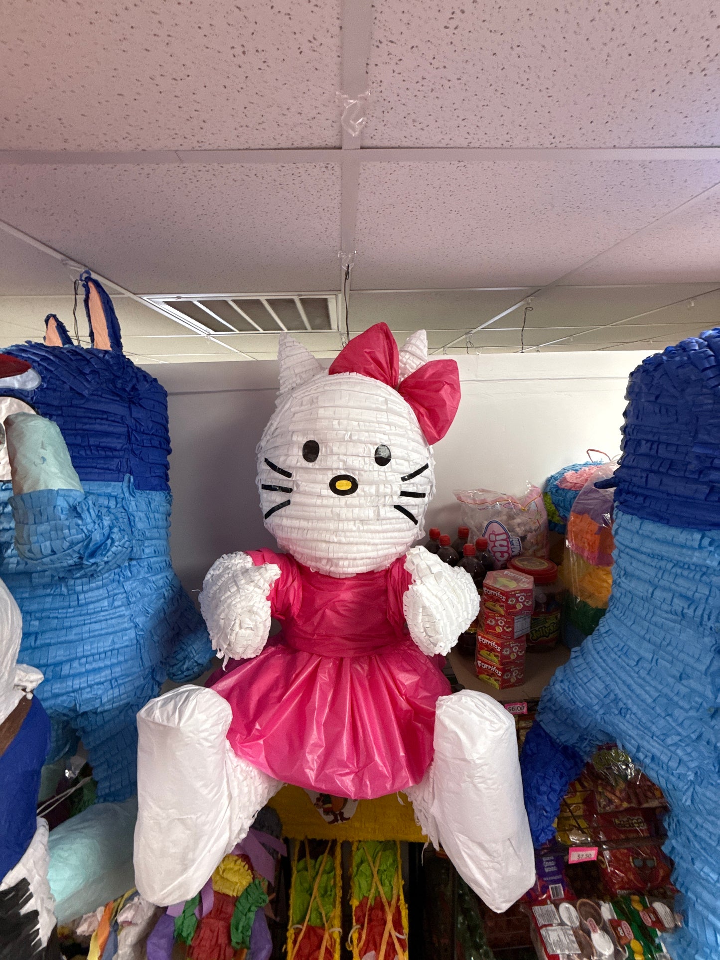 Hello kitty: Seated/Sentada