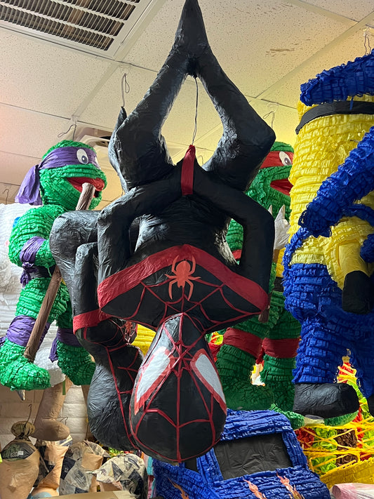Spiderman: Black (Hanging/Colgando)