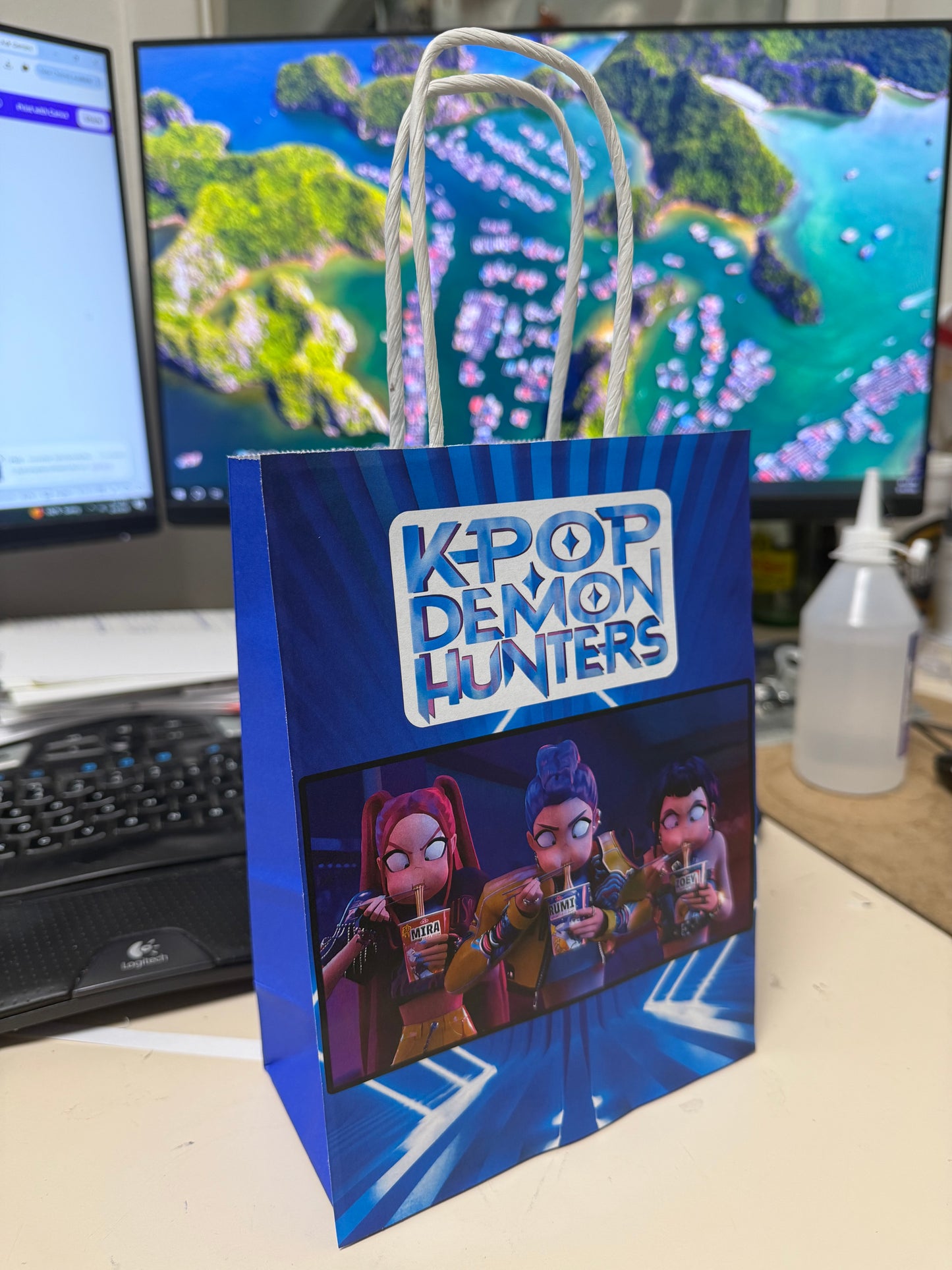 Gift Bag: Huntrix Ramen Blue Gift Bags/Bolsitas