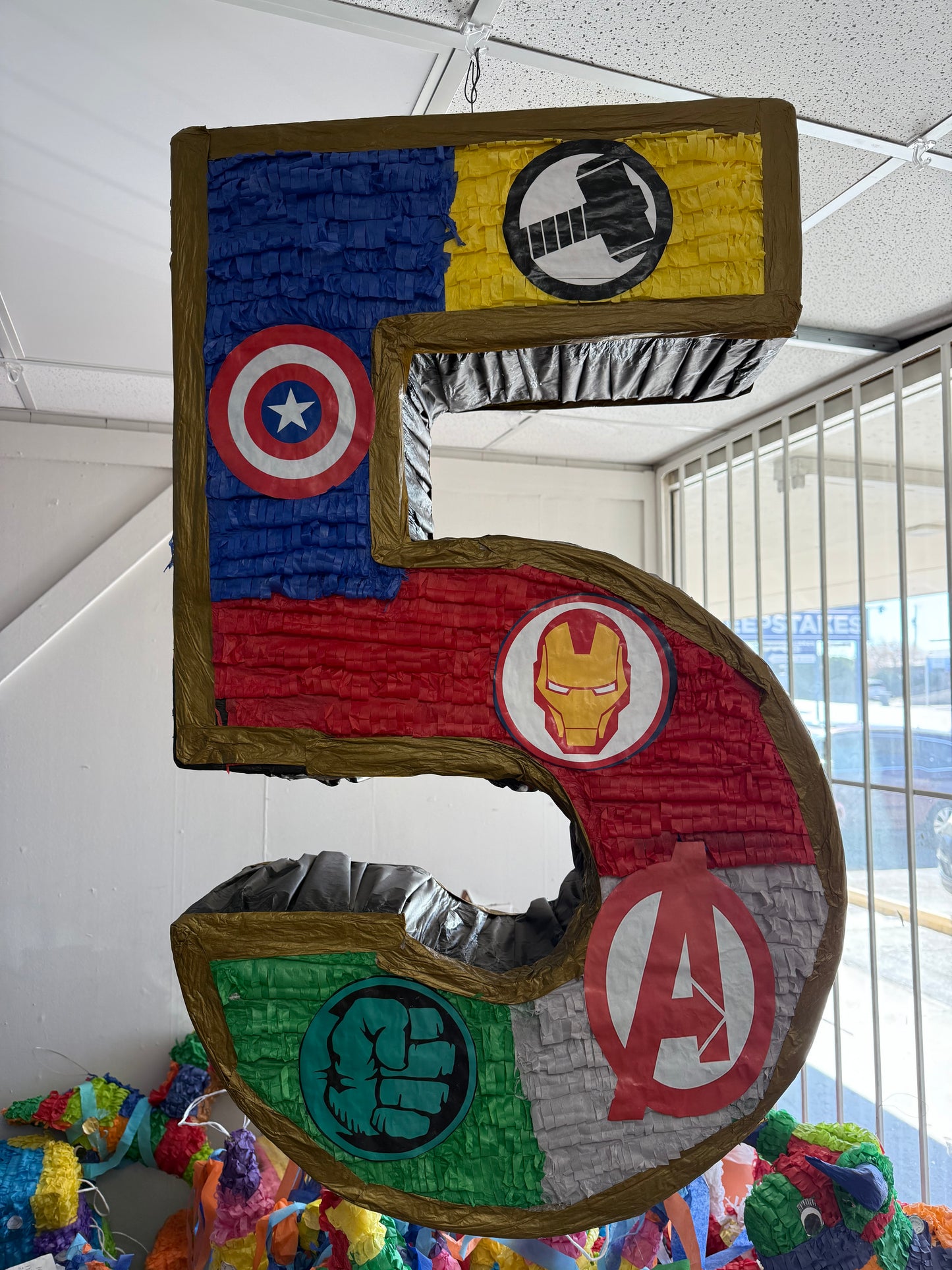 Number 5: Avengers - Numero 5: Avengers