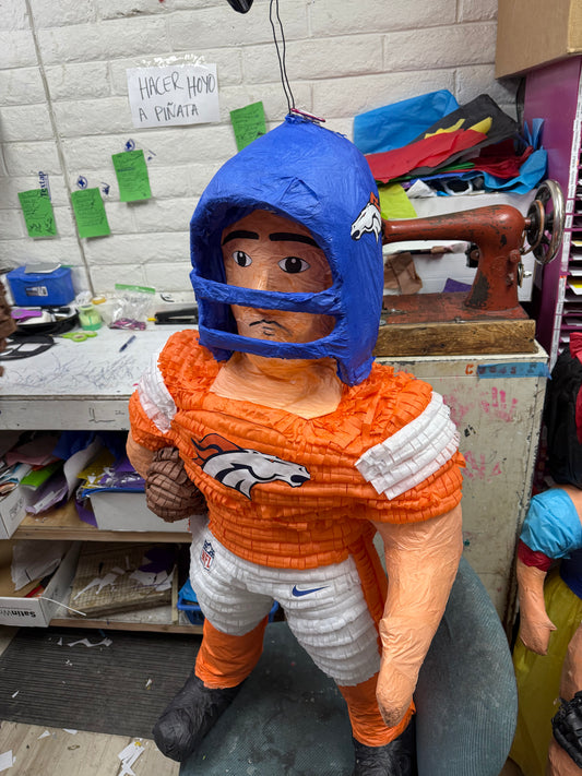 Football Player/Futbolista Americano: Broncos